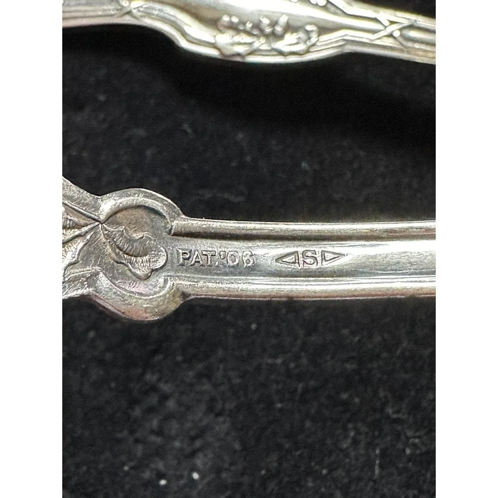 1906 EHH Smith Silver Plate Royal Oak 2 Serving Spoons 8 1/8
